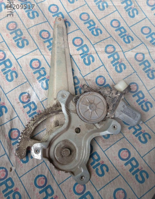 mitsubihi L200 sağ ön cam krikosu