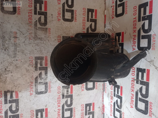 BMW F10 HAVA FİLİTRE BORUSU 13718512249