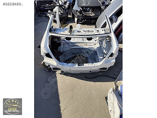 MERCEDES W204 ARKA PODYA SAĞ SOL ÇAMURLUK SOL MARŞPİYEL