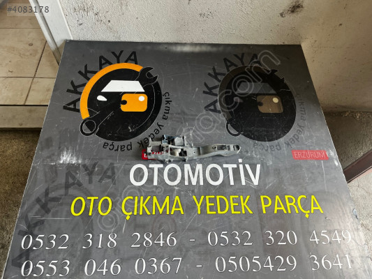 9680168580 Peugeot 208 Sağ ön Kapı Kolu Bağlantı Aparatı Çıkma