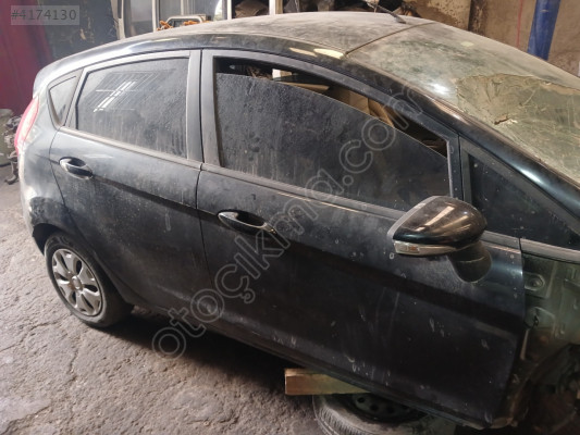 FORD FİESTA SAG 2 KAPI ÇIKMA