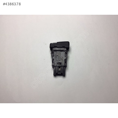 Mazda 3 Dörtlü Flaşör Düğmesi 03750330