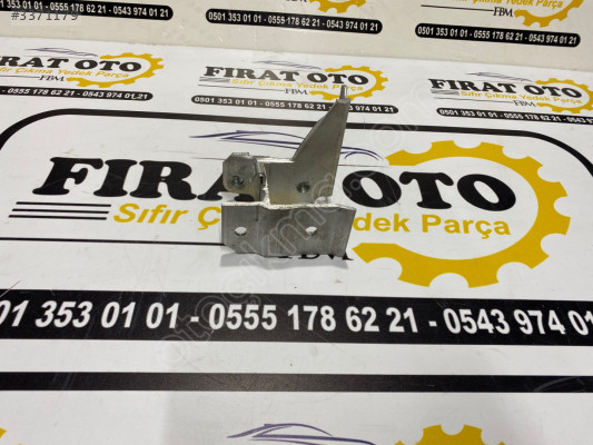 BMW 1 Serisi F20 Sağ Ön Tampon Braketi 51647245796