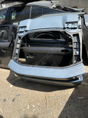 Peugeot 3008 arka bagaj kapağı model 2025-2025