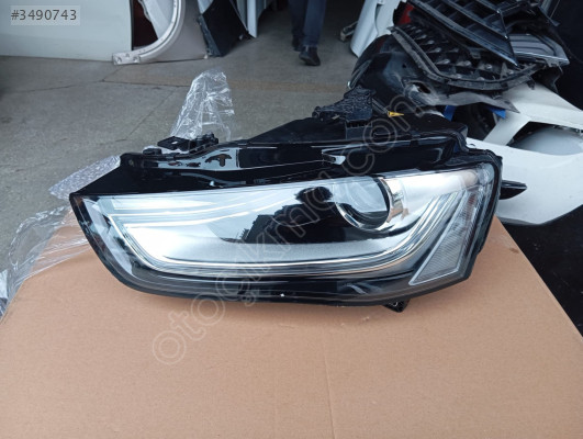 Audi A4 Modeli için Sol Ön Far - Oto Çıkma Parçaları