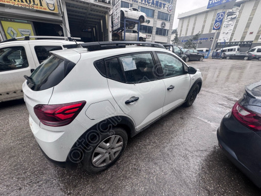 Dacia Sandero Stepway Çıkma Komple Kasa Kupa Beyaz Renk
