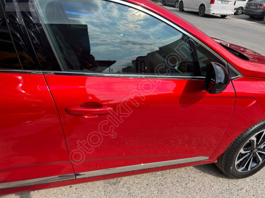 RENAULT CLİO 5 KIRMIZI SAĞ ÖN KAPI ORJ SÖKME HATASIZ RENKAY