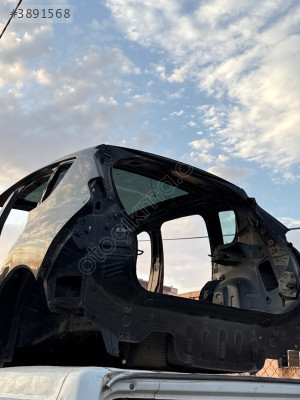 Peugeot 3008 arka Çamurluk
