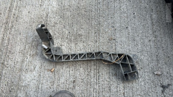 MERCEDES ML SERİ W166 RADYATÖR SAĞ DESTEK BRAKETİ A1666263731