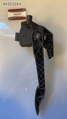 9129423 opel corsa c 1.3 dizel gaz pedalı