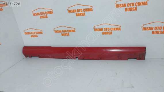 877522c000  Sağ marşpiyel kaplaması Hyundai Coupe 2004 2.0L