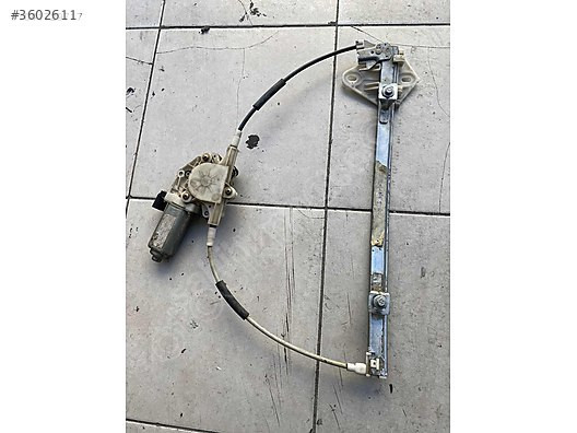 RENAULT MEGANE I ÖN CAM KRİKOSU