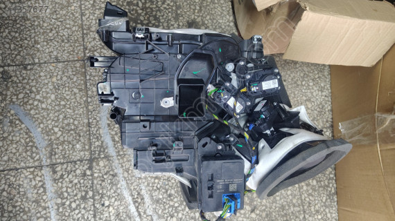 Peugeot 2008 kalorifer kutusu sökme