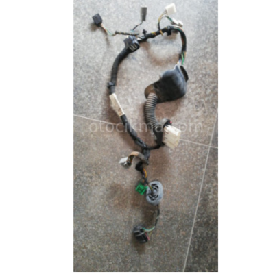 8V5T-14A584-AEG ford fiesta sol ön kapı tesisatı 8V5T14A584
