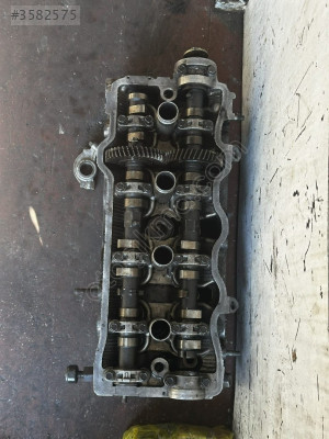 Toyota carina silindir kapağı