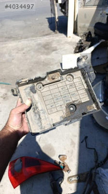 Renault Megane 2 akü alt saçı