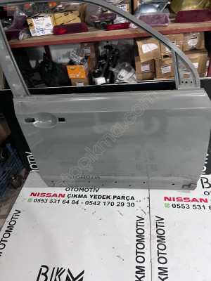 Nissan XTrail T31 Sağ Ön Kapı