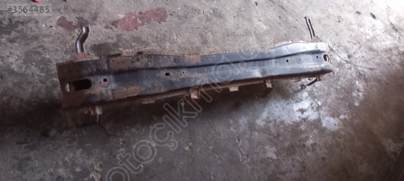 Çıkma kia rio arka tampon demiri