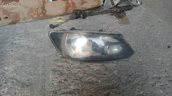 Volkswagen Caddy Sağ Ön Far - Orjinal Çıkma Parça