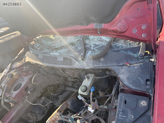 RENAULT MEGANE 2 ÖN CAM ALT IZGARASI