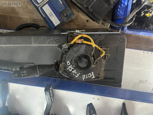 FORD FİESTA SİLGİ SİNYAL KOLU GÜÇMANLAR