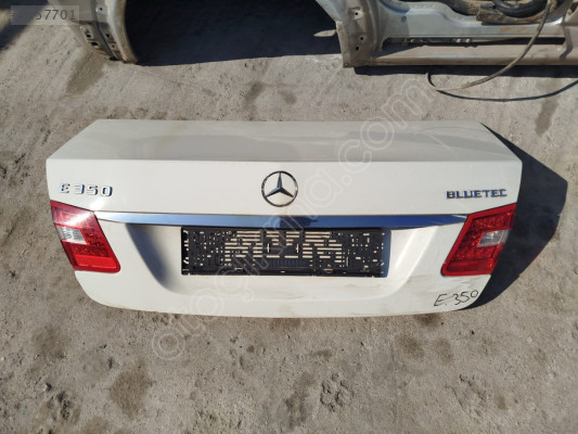 MERCEDES E250 W212 BAGAJ KAPAĞI GÜÇMANLAR