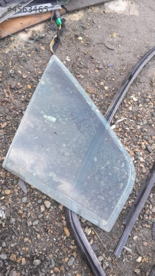 Renault scenic sağ ön kelebek camı