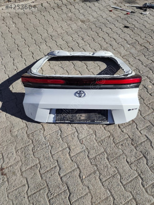 Toyota chr arka bagaj kapağı 2023 2025