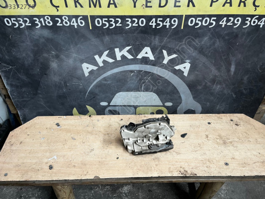 5N0839016D Fabia Sağ Arka Kapı Kilidi Orjinal Çıkma