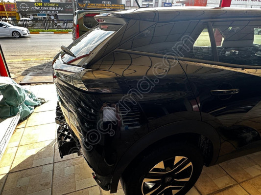 2020-2024 Peugeot 2008 Sağ Arka Çamurluk Siyah Hatasız