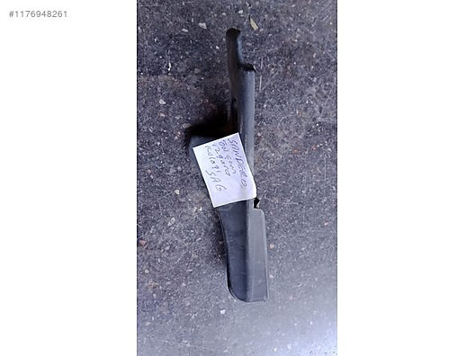 Dacia Sandero ön cam ızgara kulağı sağ 250 TL
