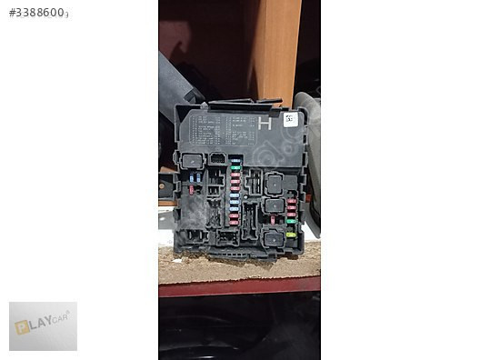 284B7EB03C NİSSAN NAVARA SİGORTA KUTUSU