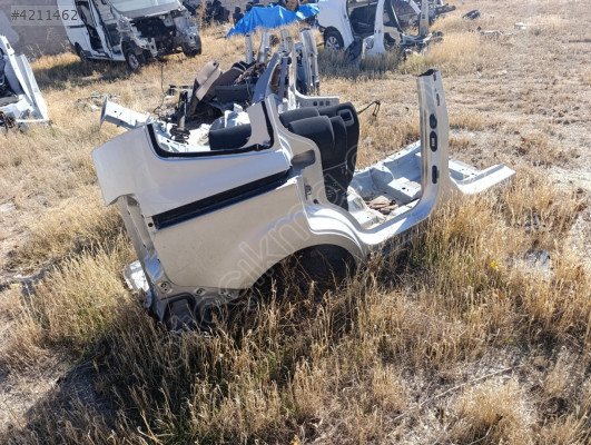Ford courier sağ arka çamurluk