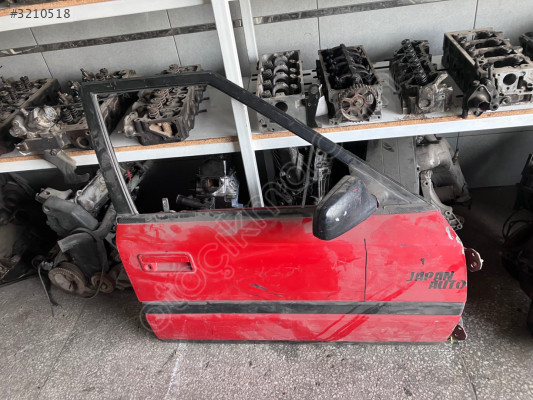 Mazda 323 sağ ön kapı