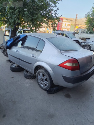 Megane 2 bagaj kapısı