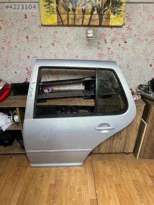 VOLKSWAGEN GOLF 4 ÇIKMA SOL ARKA KAPI
