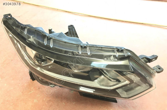 Qashqai J11 Sağ Ön Far ve Parçaları - Nissan Oto Yedek