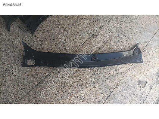 Sandero ön cam ızgarası