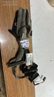 2012-2015 WV JETTA SOL ARKA KAPI TESİSATI ORJ ÇIKMA