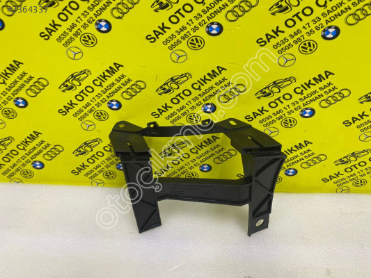 VOLKSWAGEN CARAVELLE SAĞ FAR BRAKETİ 1301329422