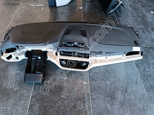 BMW G30 GÖĞÜS TORPİDO SİYAH BEJ DİKİŞSİZ 51459868754 MSO