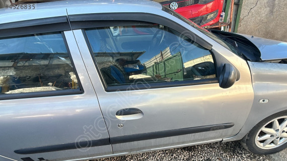 Clio 2 sağ ön kapı araçtan sökme gri