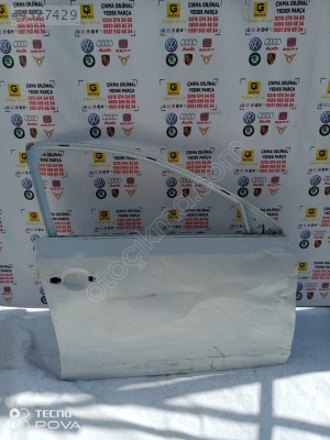 VOLKSWAGEN JETTA SAĞ ÖN KAPI OEM 5C6831056