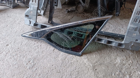 Honda Civic kelebek camı çıkma