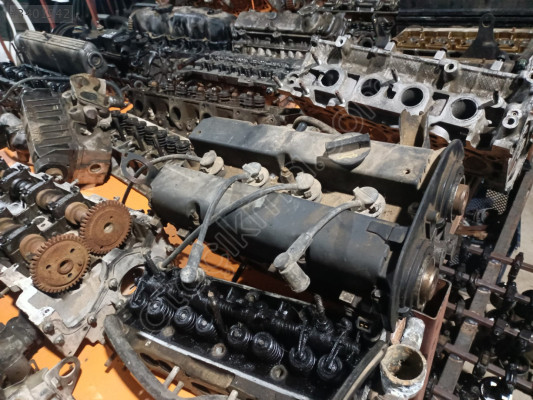 FORD FOCUS 1 1.6 SİLİNDİR KAPAĞI