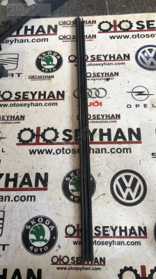 5C6837479 Volkswagen Jetta 2014 ön sağ kapı iç sıyırıcı fitil