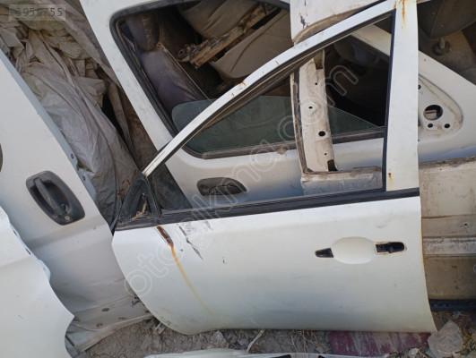 MİTSUBİSHİ L200 SOL ÖN KAPI DOLU
