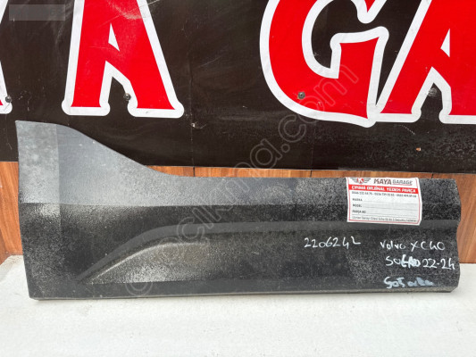 Volvo XC 40 sağ arka Kapı çıtası dodik 2206242 bandı