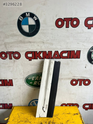 PORSCHE CAYENNE SAĞ ARKA KAPI BANDI 7P5839788G