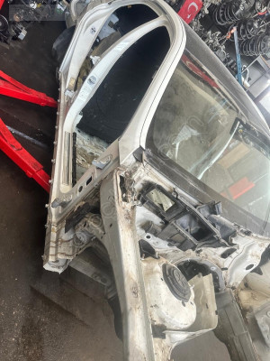 MERCEDES E350 W212 ÇIKMA TAVAN ARKA KUPA